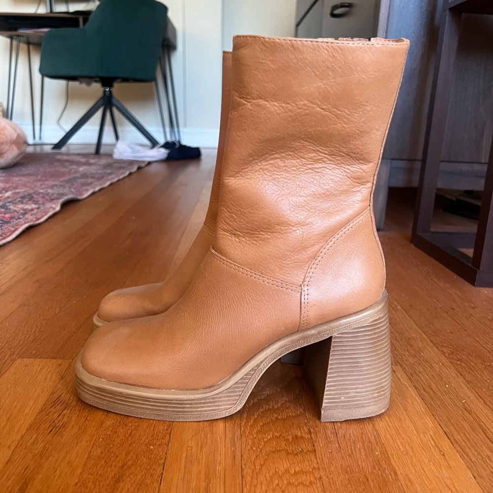 Steve Madden Tan Heeled Boots